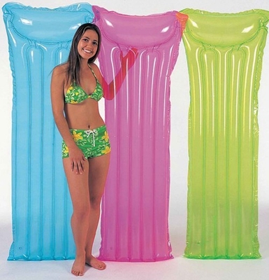 Matelas d'air gonflable transparent promotionnel de PVC avec le logo fait sur commande pour la plage
